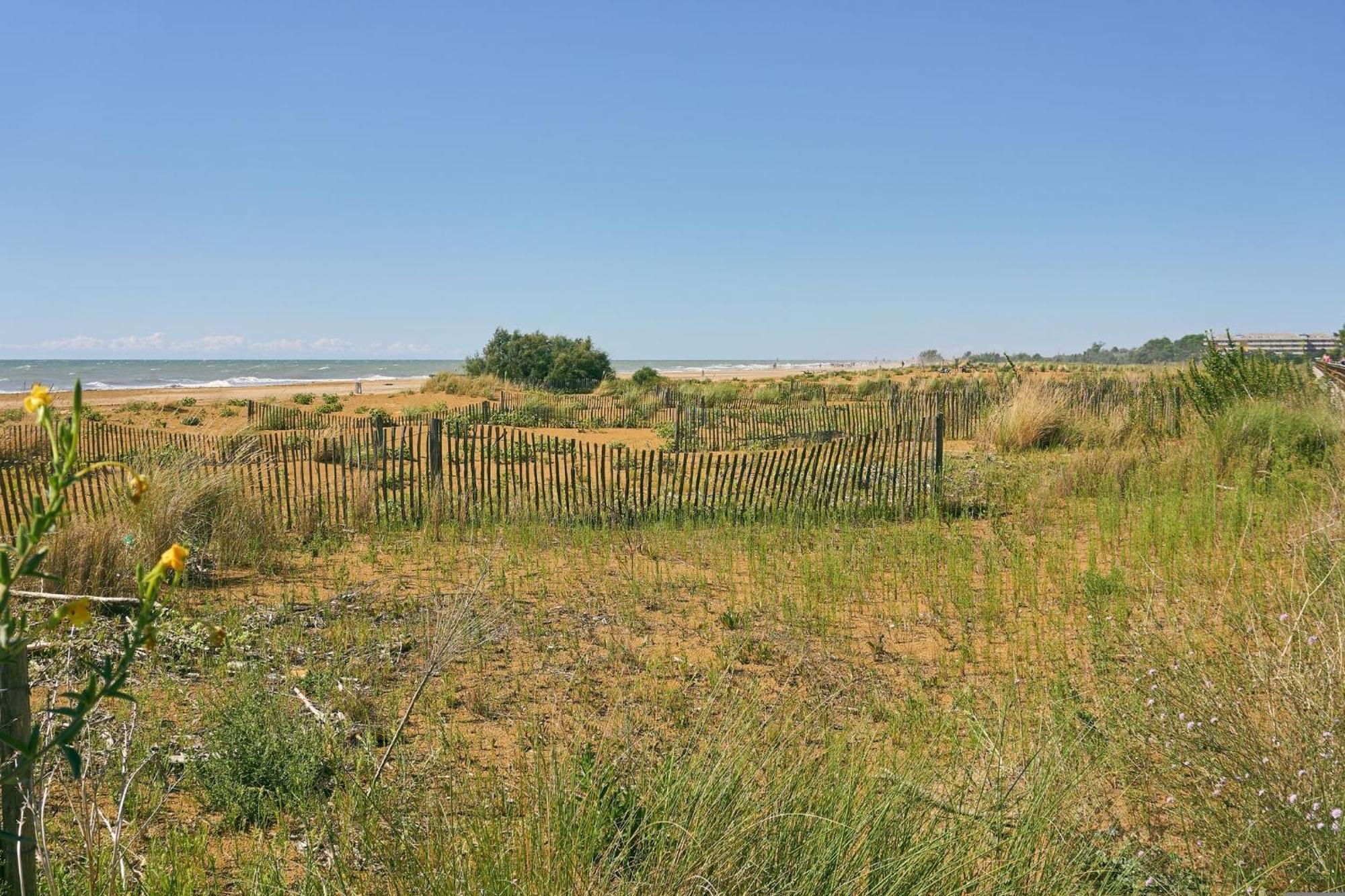 Cozy Flat With Amazing Seaview In Bibione Apartment Exterior photo