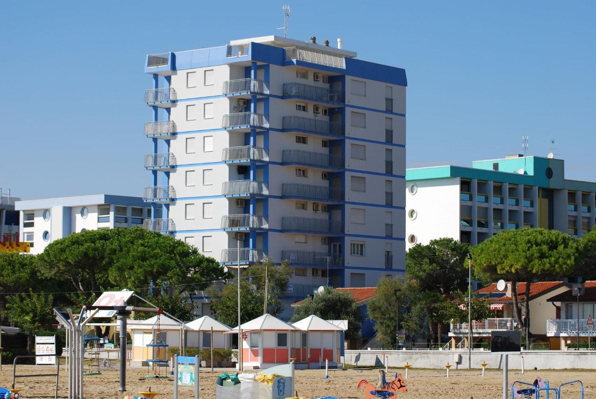 Cozy Flat With Amazing Seaview In Bibione Apartment Exterior photo